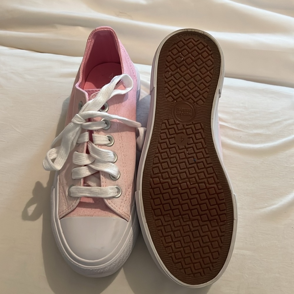 Kids pink shoes!